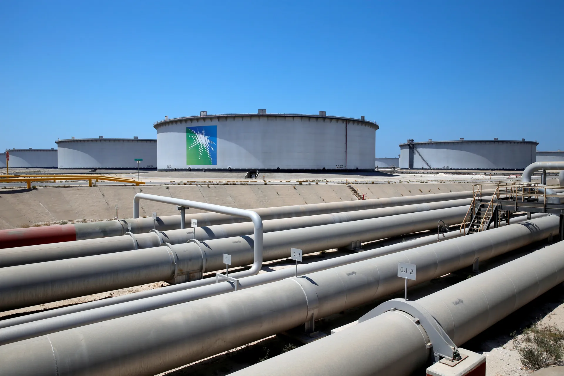 Saudi Aramco pipeline sound isolation with SoundBlanket 60